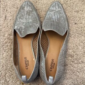 Crown Vintage Metallic Silver Perforated Loafers